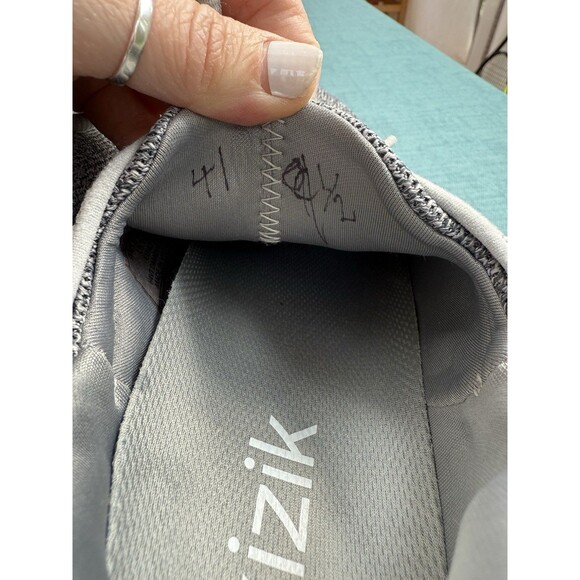 Kizik Gray Madrid Eco Size Women 9.5 Men 8 Sneakers Shoes Hands Free Slip On - Picture 12 of 13